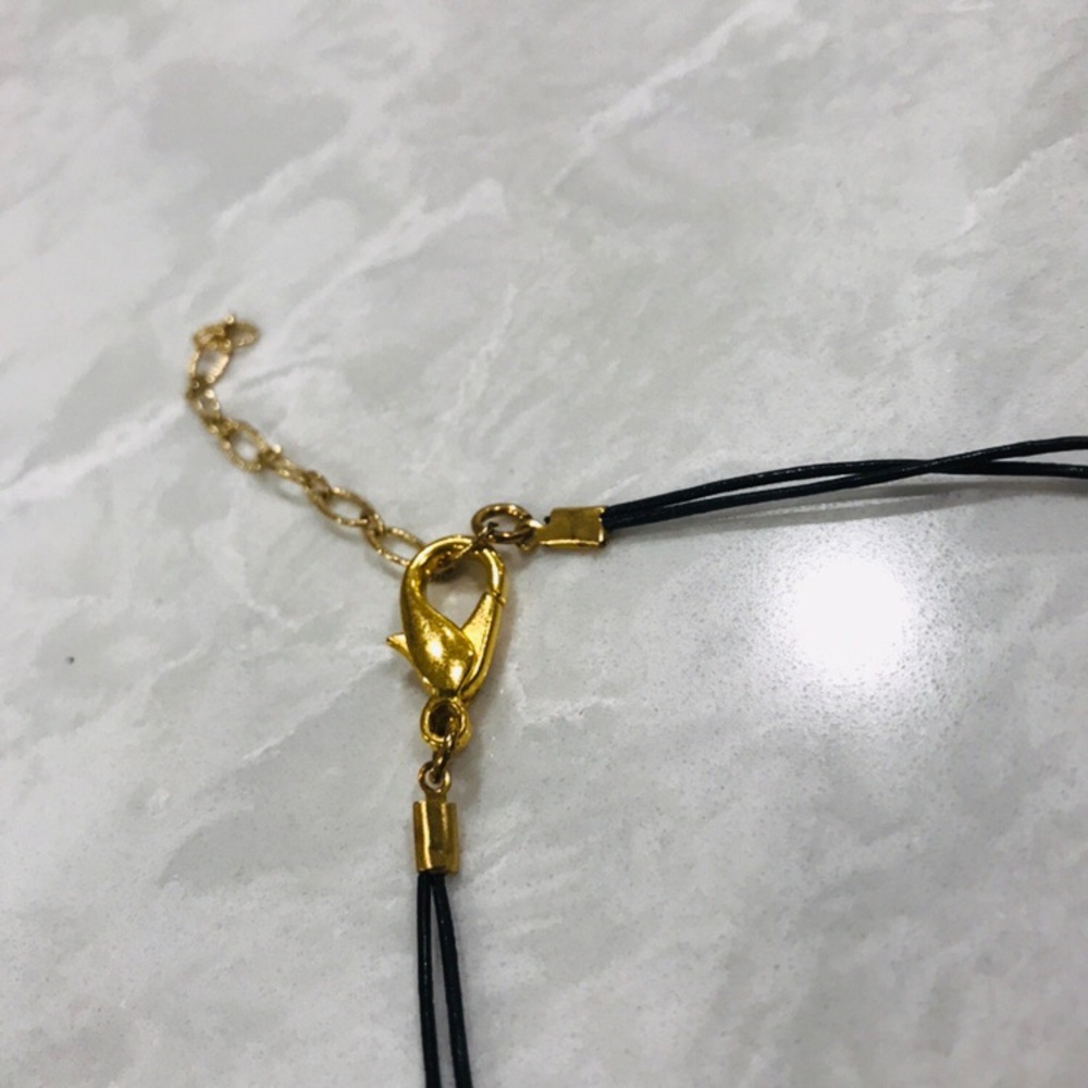 Simple Choker Necklace - Picture 5 of 6